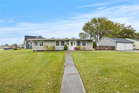 1085 E Park Rd, Grand Island, NY 14072