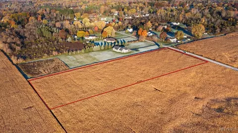 160 Griffin Ln N, Elma, NY 14059
