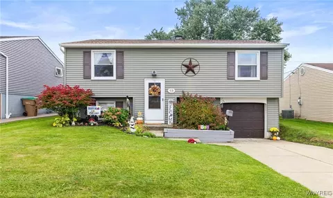 15 W Toulon Dr, Cheektowaga, NY 14227