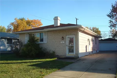 11 Claude Dr, Depew, NY 14043