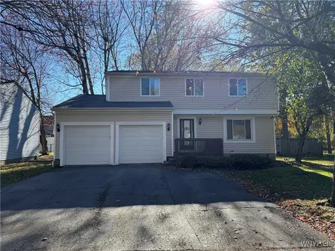 88 Greengage Cir, East Amherst, NY 14051