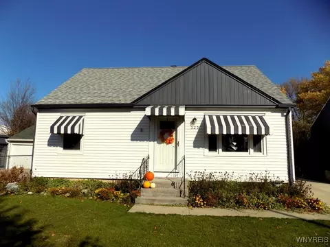 323 Kirkwood Dr, West Seneca, NY 14224