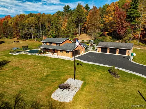 9681 Wagner Rd, Holland, NY 14080
