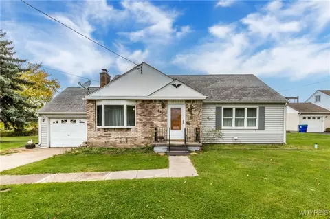 525 Irving Dr, Lewiston, NY 14092
