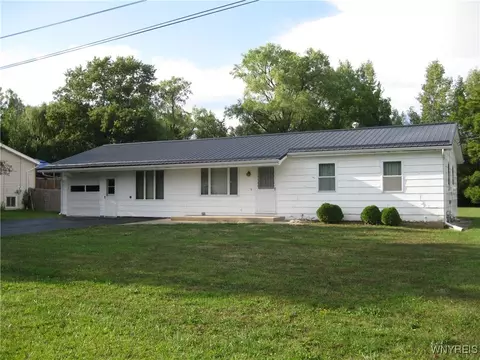 11090 Westwood Rd, Alden, NY 14004