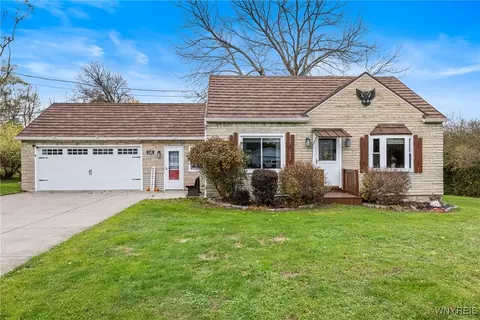 1140 Greenfield Dr, Alden, NY 14004