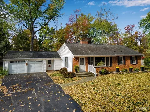 4570 Christian Dr, Clarence, NY 14031