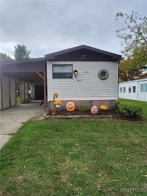 11 Melody Ln, Cheektowaga, NY 14225
