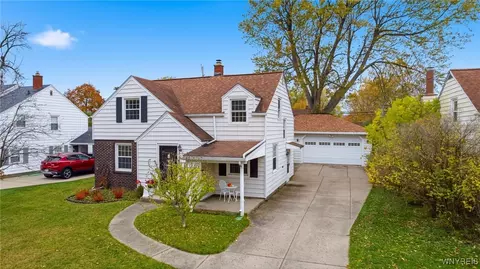 142 Kelvin Dr, Buffalo, NY 14223