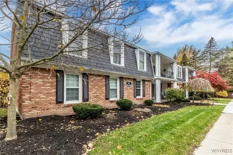 60 Hamlin Sq #3, Amherst, NY 14221