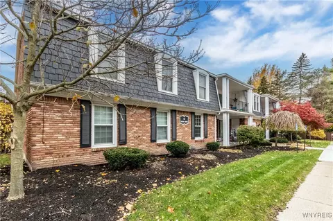60 Hamlin Sq #3, Amherst, NY 14221