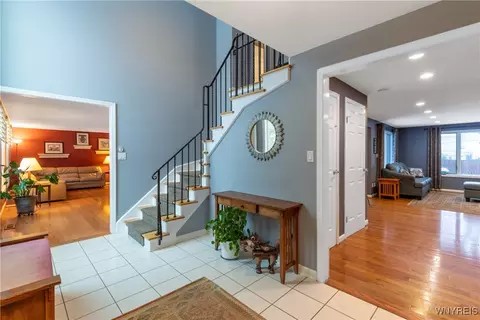 Entry Way - 116 The Paddock, Amherst, NY 14221 photo 2 of 4