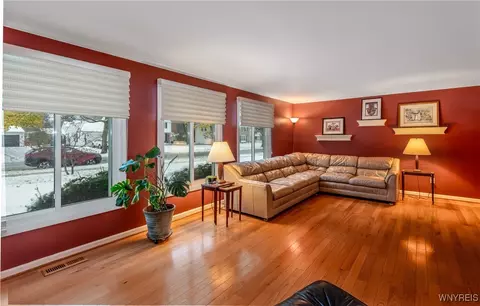 Living - 116 The Paddock, Amherst, NY 14221 photo 2 of 5