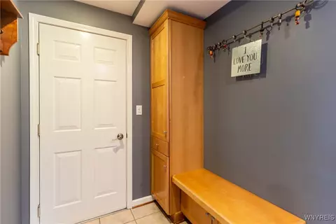 Entry Way - 116 The Paddock, Amherst, NY 14221 photo 3 of 4