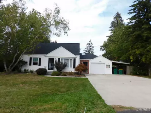 6289 Dorchester Rd, Lockport, NY 14094