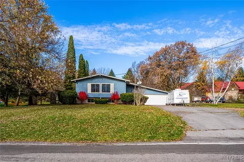 11152 Porterville Rd, East Aurora, NY 14052