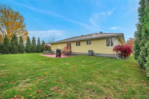 2048 Smithcrest Dr, Collins, NY 14034 photo 4
