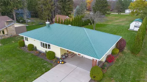 2048 Smithcrest Dr, Collins, NY 14034 photo 3