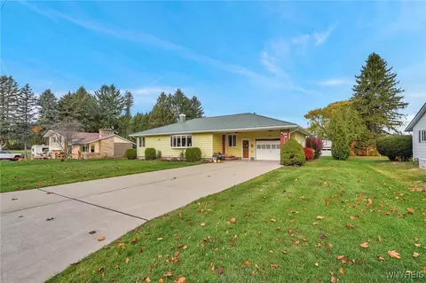 2048 Smithcrest Dr, Collins, NY 14034