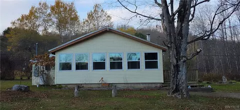 6676 W Hill Rd, Mansfield, NY 14755