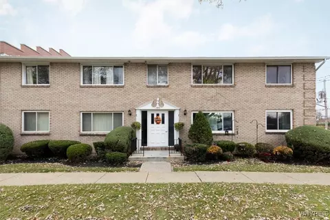 105 Old Lyme Dr #3, Amherst, NY 14221