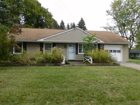 3165 Jordan Dr, Niagara, NY 14304