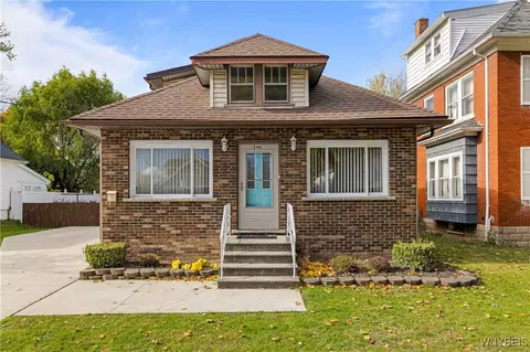 246 78th St, Niagara Falls, NY 14304