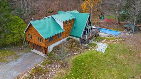 9138 State Rd, Colden, NY 14033