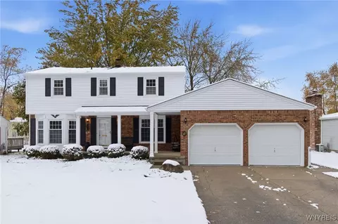 90 Swanson Ter, Amherst, NY 14221