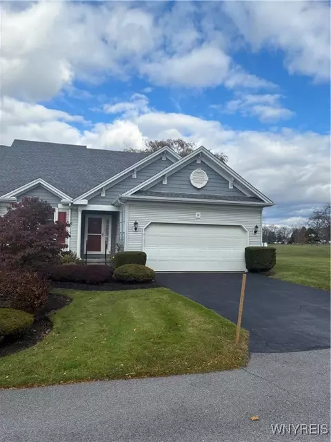 2850 Amsdell Rd #32, Hamburg, NY 14075