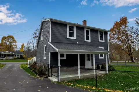 Exterior - 6973 E Canal Rd, Pendleton, NY 14094 photo 4 of 7