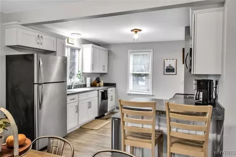 Kitchen - 6973 E Canal Rd, Pendleton, NY 14094 photo 4 of 5