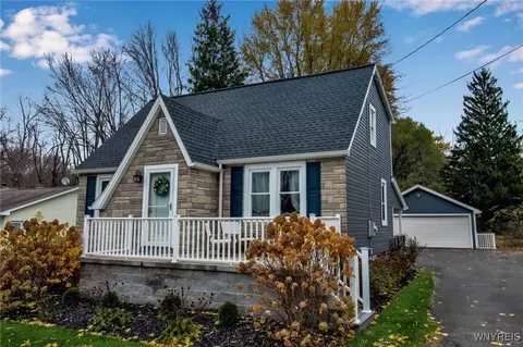 Exterior - 6973 E Canal Rd, Pendleton, NY 14094 photo 2 of 7