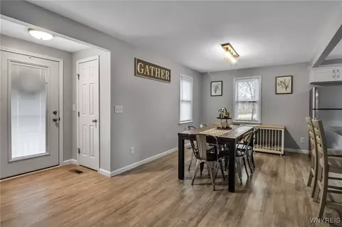 Entry Way - 6973 E Canal Rd, Pendleton, NY 14094 photo 2 of 3