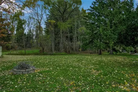 Exterior - 6973 E Canal Rd, Pendleton, NY 14094 photo 7 of 7