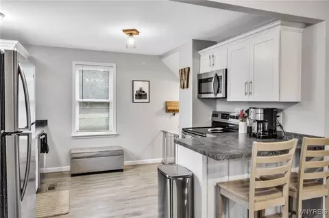 Kitchen - 6973 E Canal Rd, Pendleton, NY 14094 photo 5 of 5