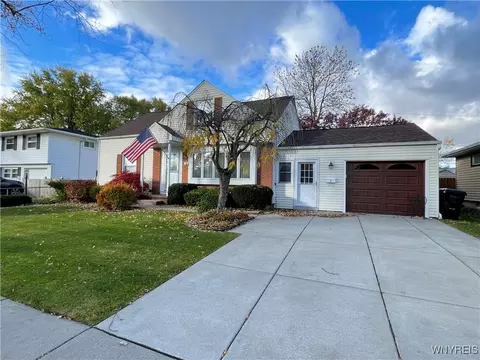 28 Westwood Dr, Tonawanda, NY 14150
