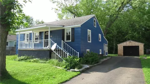 2568 Sunset Dr, Eden, NY 14057