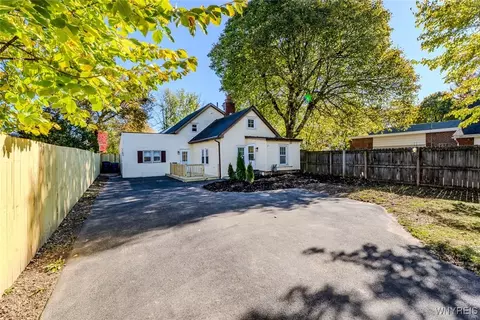 1165 Eggert Rd, Amherst, NY 14226