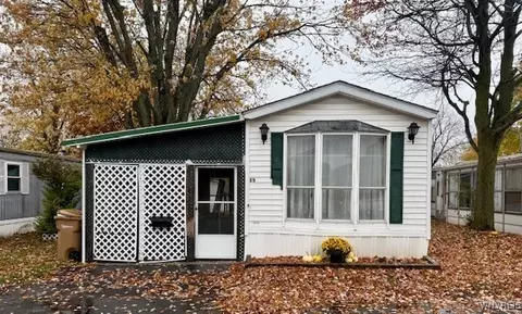 15 Lobue Ln, Cheektowaga, NY 14225