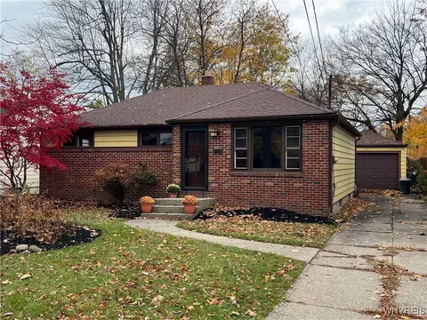 316 N Ellicott St, Amherst, NY 14221