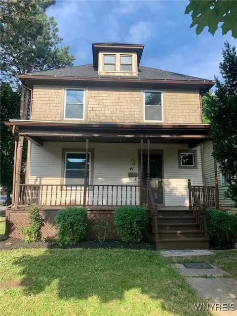 41 School St, Lancaster, NY 14086