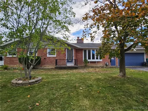 5578 Northside Dr, Hamburg, NY 14075