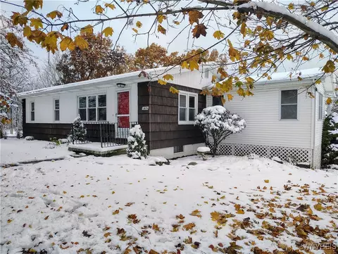 13676 Bloomingdale Rd, Newstead, NY 14001