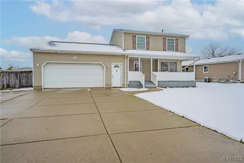 6170 Old Beattie Rd, Lockport, NY 14094