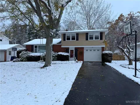 15 Culpepper Rd, Amherst, NY 14221