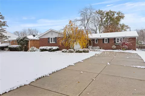 162 Red Oak Dr, Amherst, NY 14221