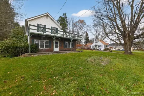 7 Pruyn St, Bainbridge, NY 13733