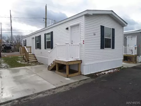 55 Shamrock Dr, Lackawanna, NY 14218