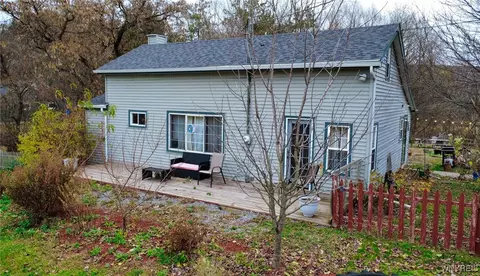 5527 E Creek Rd, Wales, NY 14139